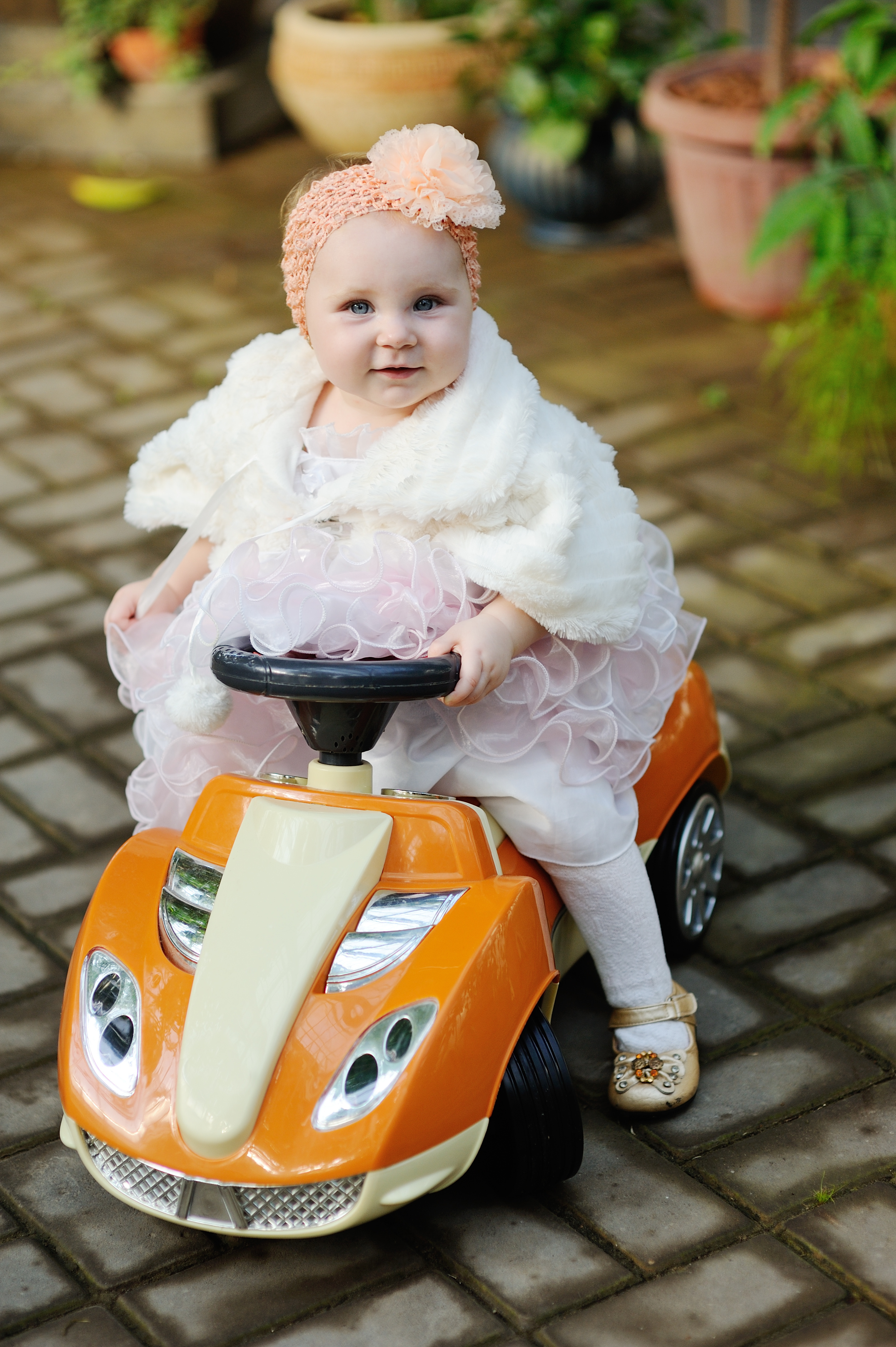ride on car for baby girl